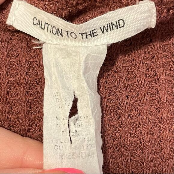 Caution To The Wind Long Sleeve Waffle Design Lightweight Sweater Medium - Picture 8 of 10
